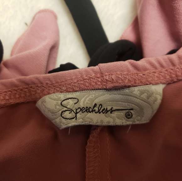 Halter top - Picture 2 of 3